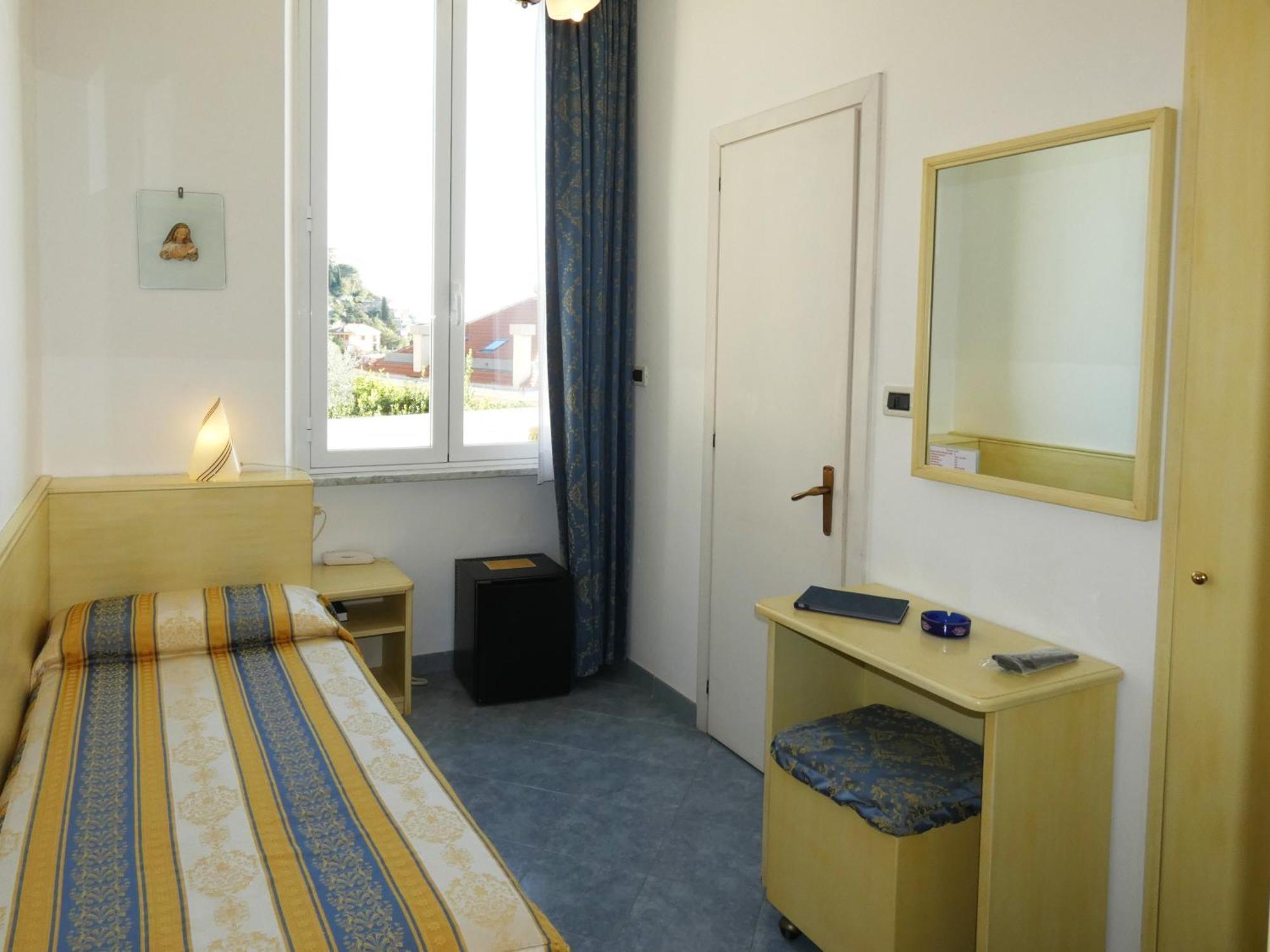 Hotel Villa Centa Варацце Номер фото